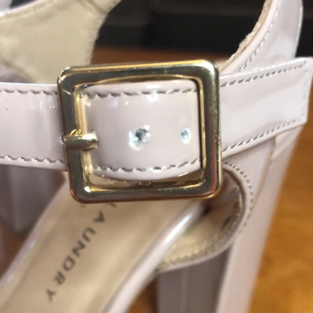 Chinese Laundry Alanah Nude Platform block heel Sandals ankle strap Size 8.5